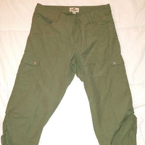 Woolrich Olive Green Capri's